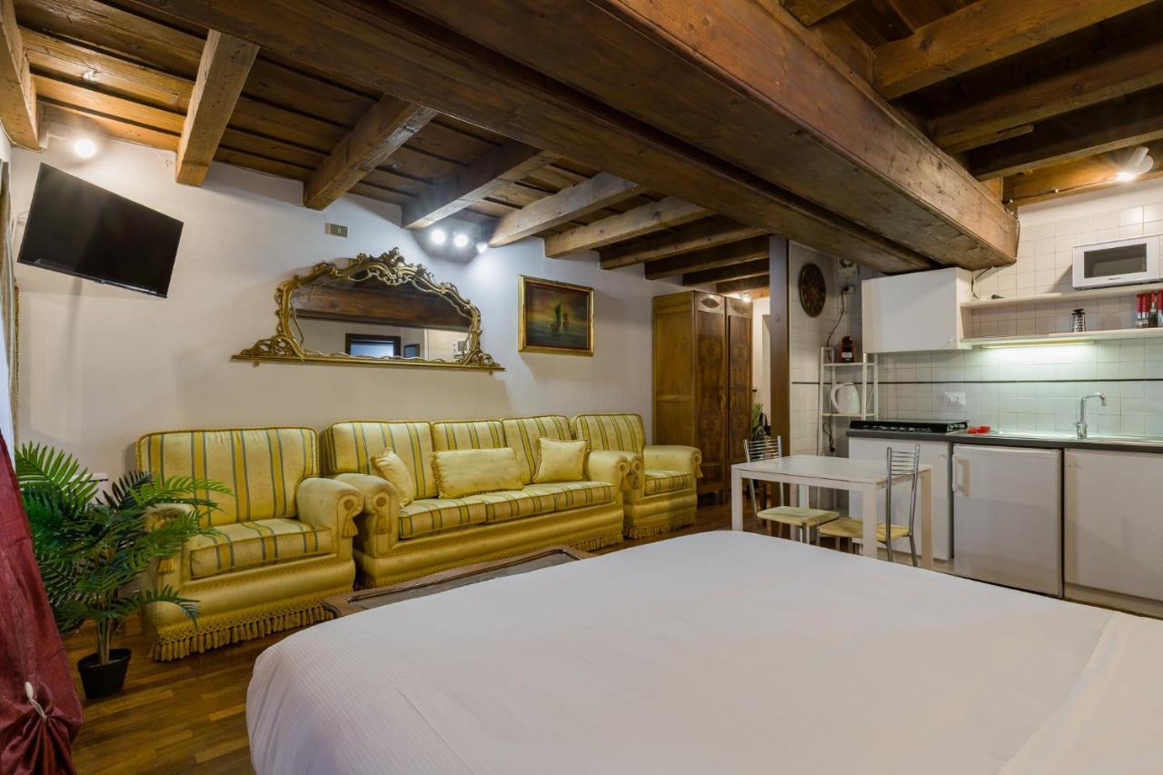 Leoncin D'Oro Apartment Verona Luaran gambar